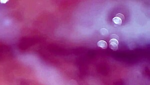 Nejlepší cuckold, co žere sperma, zatímco manžel natáčí ženu v masivní sprše spermií