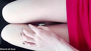 ตอนนี้ฉันกำลังซอยสาวสวยในชุดแดงข้างนอกอยู่เลย!