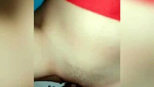 أنتظره بملابسي الداخلية الحمراء الساخنة