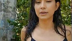 เฮ้ คิดยังไงกับสาวลาติน่าผมดำน่ารักคนนี้