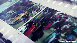 Jason cpě Aften Opal svým obřím chujem na deepthroat v kanceláři