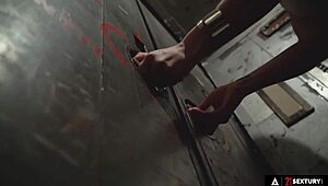 Хей, гледай как Анджи Линкс приема интензивно двойно проникване