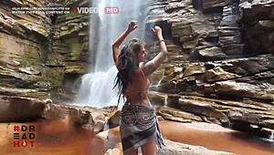 Sain kiinni nussimasta vesiputouksella Dread Hotin kanssa, OMG! 😱