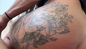 Sıcak Seksi Kız Sertçe Sikildi ve Sıvı Fışkırttı! 💦