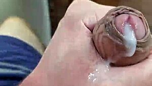 i'm that cute twink jerking off my big dick and cumming hard