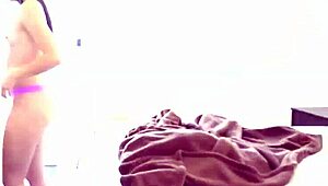 Перверзна породица у ПОВ-у показује полусестру Виолет Рејн у хардкор јебању