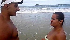 Ik ontmoette deze geile latina op het strand en scoorde met Paty Bumbum.