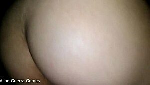 Аллан Герра Гомес трахает Белоснежку в машине