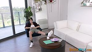 Ai joo, tuo pillun nuoleva cougar saksittaa teiniä 18+ kovaa