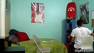 היי, רוצה לראות את הטווינקים החרמנים Benn Heights ו-Nick Sumer משתוללים?