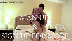 Hijastra con hijab monta polla blanca duro - Ella Knox 😍