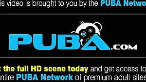 Sexy blondine Alix ramt haar strakke natte kut met toys!