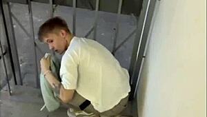 그 새끼 딸딸이 치는 거 보고 나도 합세해서 목구멍 빨아줌