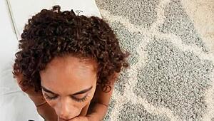 Толкова съм навит да чукам дребната си съквартирантка, стил PropertySex, нали знаеш!