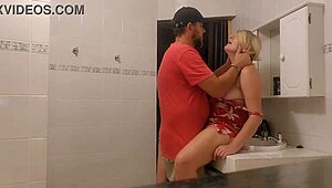 Шта је ово! Ухватио жену како вара са комшијом на роштиљу!