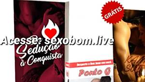 Så, denna heta bleka tjej knullade två killar på hotellet. Vild crossdressing action!