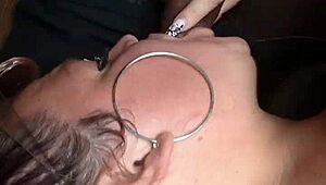 Quasi beccato a fare un pompino a una MILF sexy nel parcheggio, tette naturali che ballano selvagge!