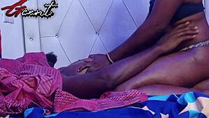 그년이 큰 흑인 자지 타며 오르가즘 폭발