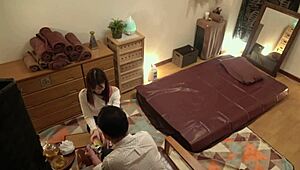 Babe Jepun ini di Ginza dapat lancap sampai dia pancut keras dari seks licin.