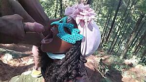 Passeggiata nella giungla nera si trasforma in un threesome arrapante