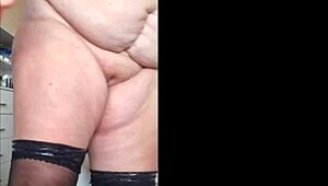 Hardcore striekajúci orgasmus od osamelého bbw babky s hračkami