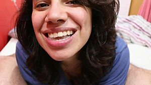 Yaşlı adam epik sakso ve yutma oyunu alıyor! 😜