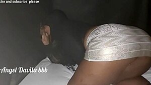 Моя шаловливая жена попробовала огромный член в глори-холе прошлой ночью.