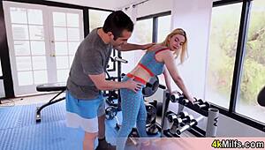 แองเจลิกาออกกำลังกายกับเทรนเนอร์ส่วนตัว กลายเป็นการเย็ดแบบ POV ร้อนแรง