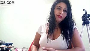 Não paro de mostrar minhas curvas latinas em vlogs fetichistas selvagens!