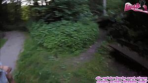 أم تركية مسلمة تلتقي مستخدم في الخارج لجنس فموي قوي