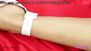 Super hot brunet teen 18+ viser perfekt fisse under casting