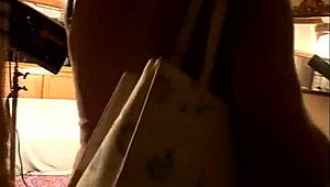 熟女たちが夜に淫乱になってハードコア楽しむ