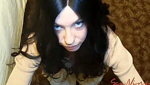 Vrouw bedriegt man met baas in doggystyle creampie om baan te redden