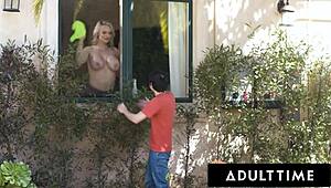 أشتهي نيك عنيف مع الشقراء المفخمة راشيل كافالي كل مرة