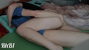 Horny kone får hamret av nabo i hjemmelaget klipp