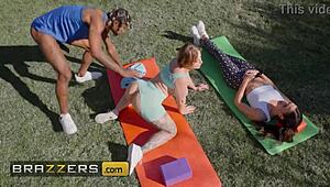 Сможет ли йога учительница Брэнди Рене справиться с огромным членом Деймиона?