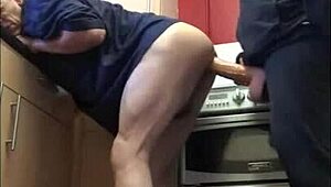 ¡Oye, Mark Wright, quieres compartir ese amor por la polla bisexual y el travestismo?