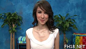 Söt tjej suger och blir gruppvåldtagen med njutning