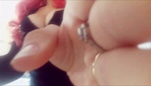 イタリアンミストレスがサブを激しいアナル支配で侮辱、彼はそれに値するって