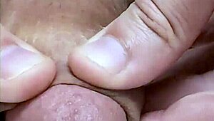 ¡Joder, la paja agresiva de Avada Kedicks con esa polla enorme me pone a mil, tan ruidosa... 🔥