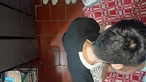 Üvey oğul üvey annesini kamerada baştan mı çıkarıyor?