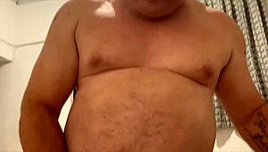 和爷爷玩射精游戏，你这胖宝贝，想和爷爷一起高潮吗？