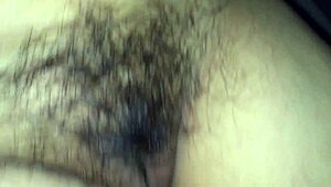 Naina Bhabhi suplica que le chupen las tetas