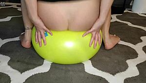 Gymnastikball voi myös olla hauskaa ja saada sinut ruiskuttamaan