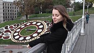 Gadis 18+ Malvina Jalang Sambil Belanja, Robek Pakaian Di Kedai