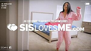 Fy faen, svart babe med store pupper gir puppejobb før hard drilling 🔥