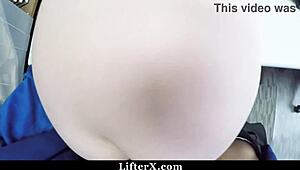 สาวรวยหัวรั้นขโมยร้านโดนรักษาความปลอดภัยลงโทษ