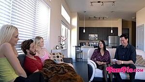 가족 차라데스가 야생 18+ 틴 블로우잡 재미로 변해! 😜