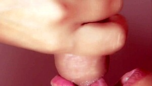 Эй, жестко выеби мою жопу и кончи в рот, горячая сучка!