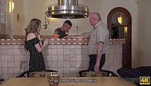 Daddy4k onnekas vanha mies saa suihinoton ja nussii Jessin tiukkaa ajeltua pillua